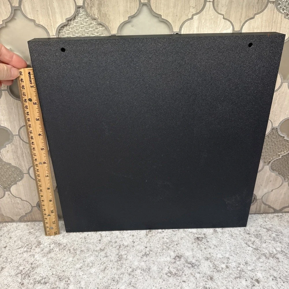 The Unbranded Brand trinket display